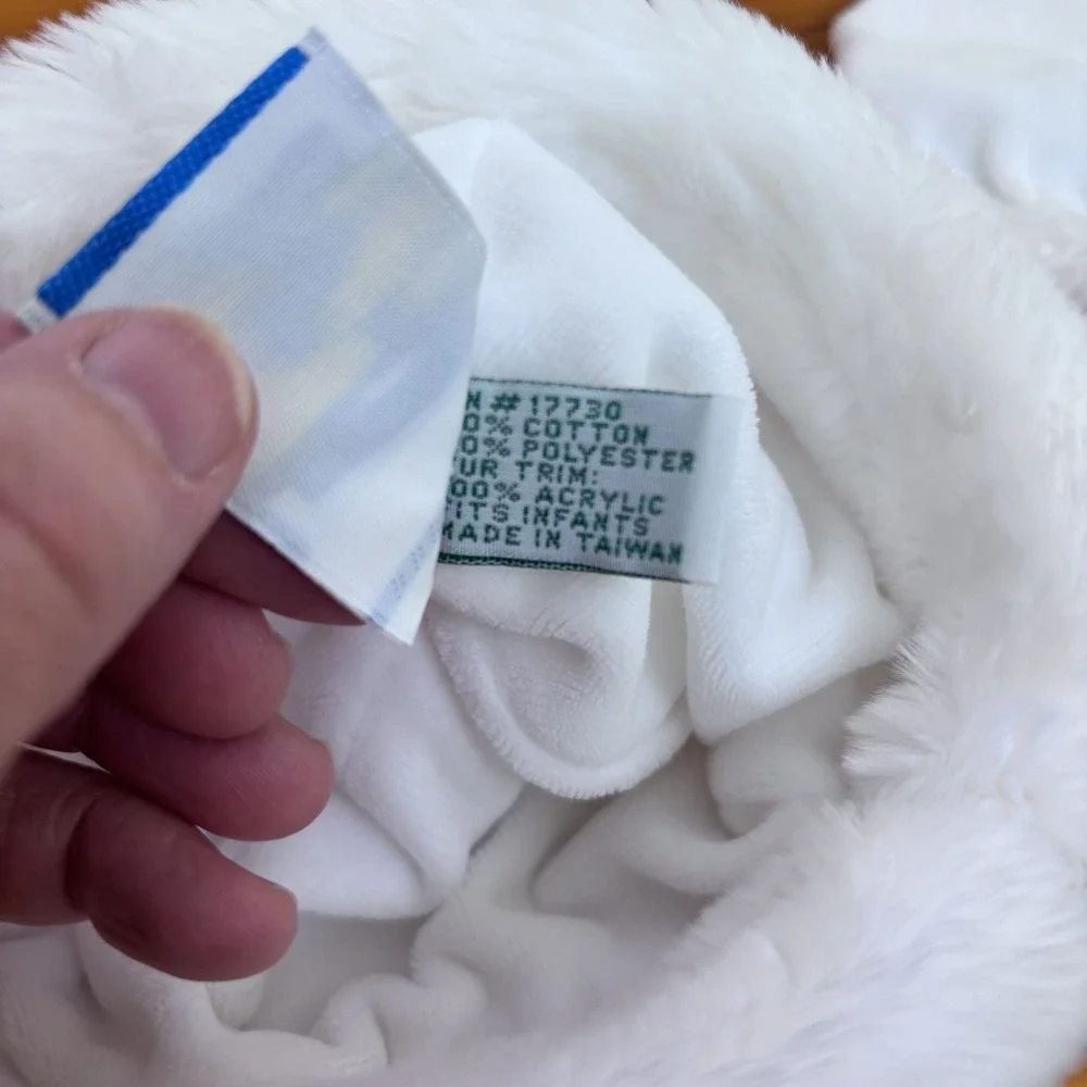 Vintage White Winter‎ Plush Hat and Matching Mittens 0-6 months Infant Faux Fur